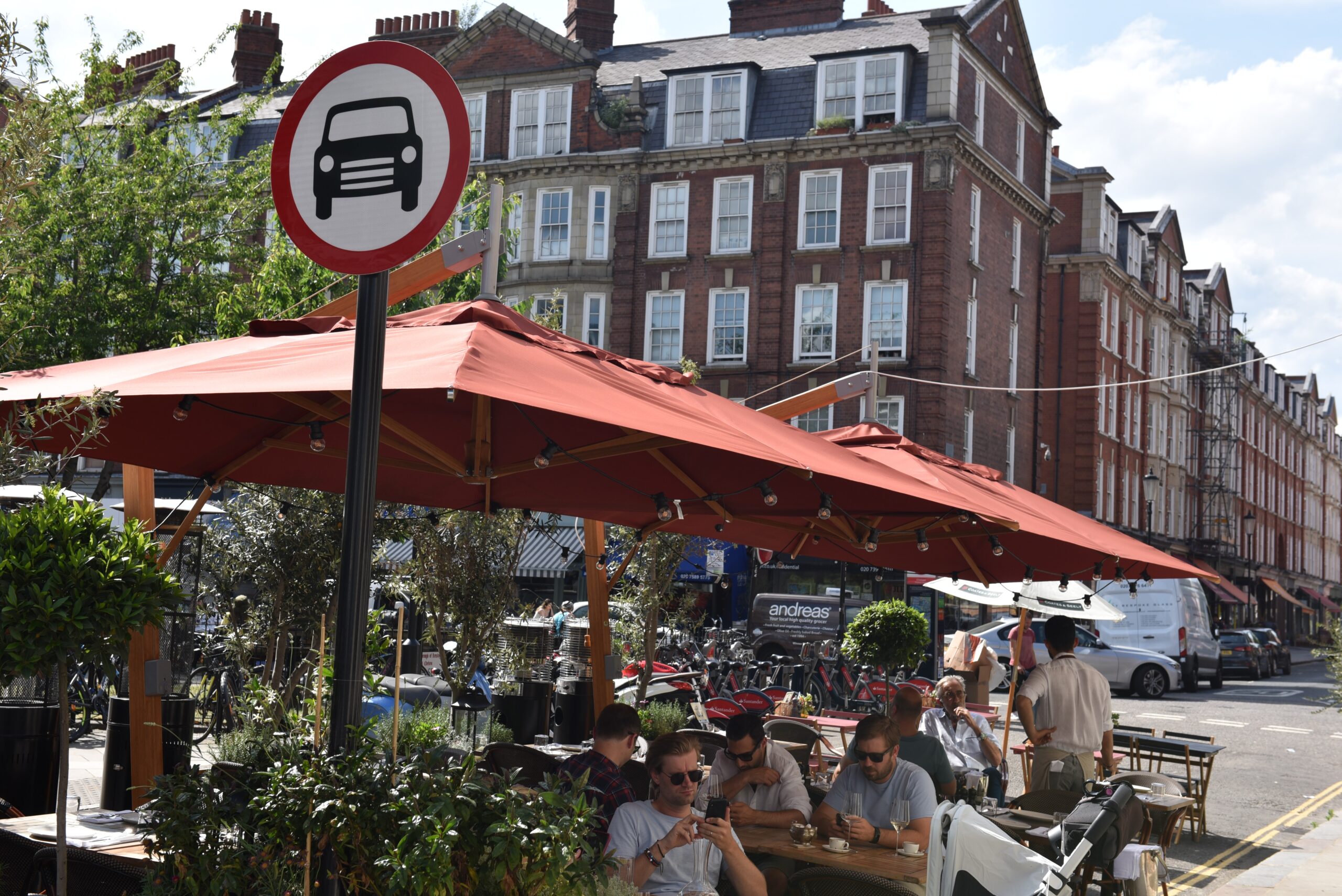 Levante Side Wind – Wild Tavern - 2