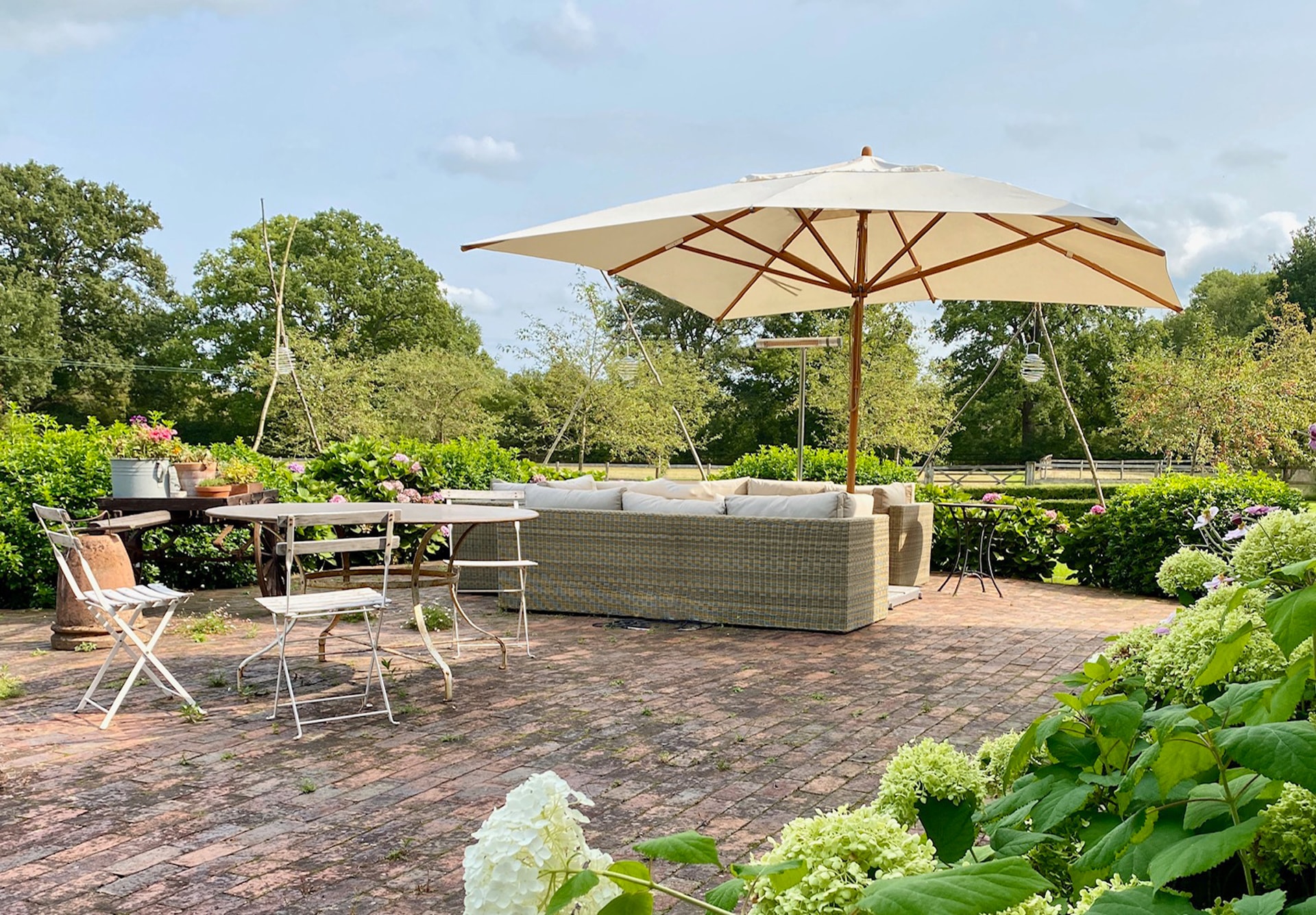 Private garden – 4m square levante telescopic - 1