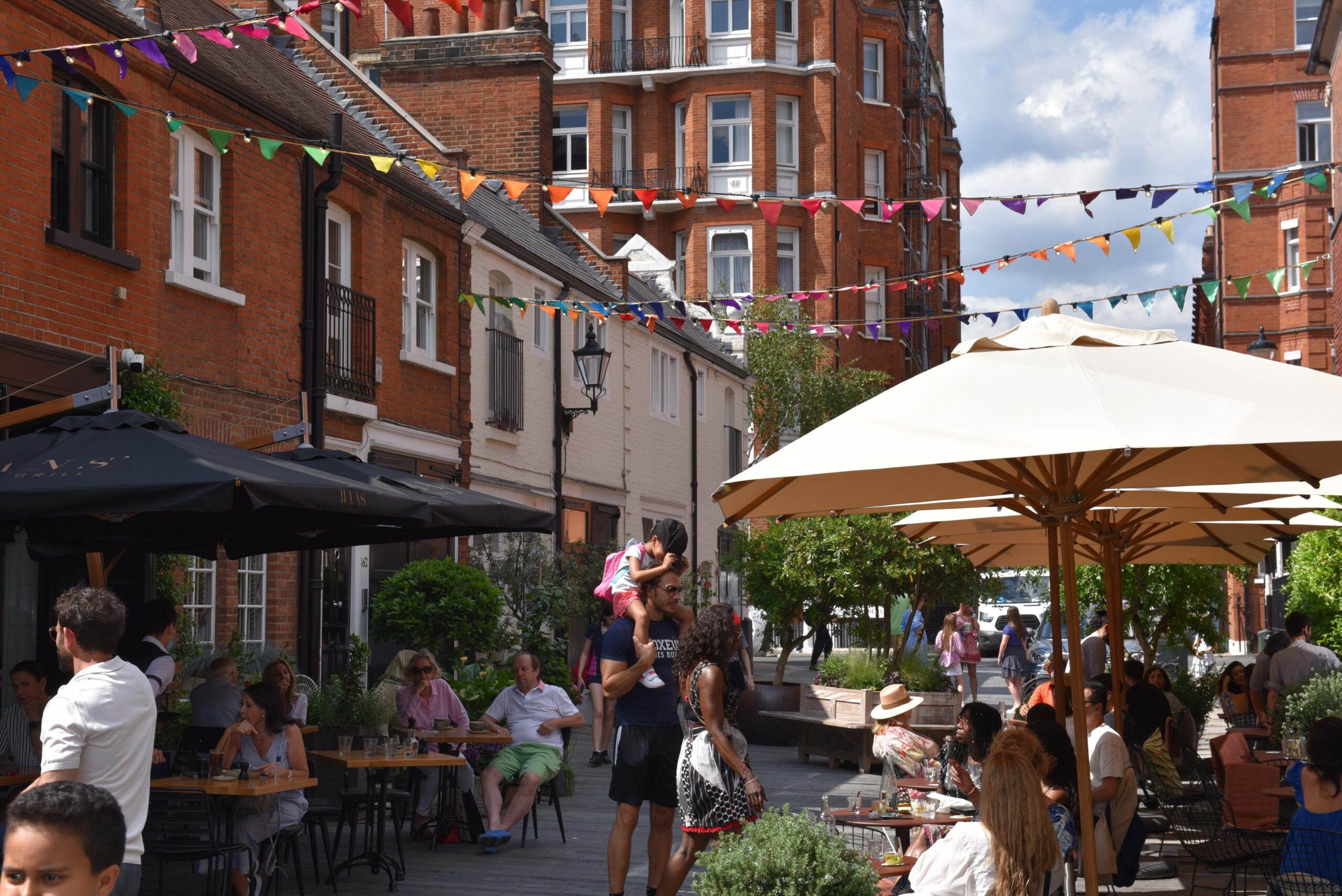 Sirocco Side Wind – Hans Bar and Grill - 3