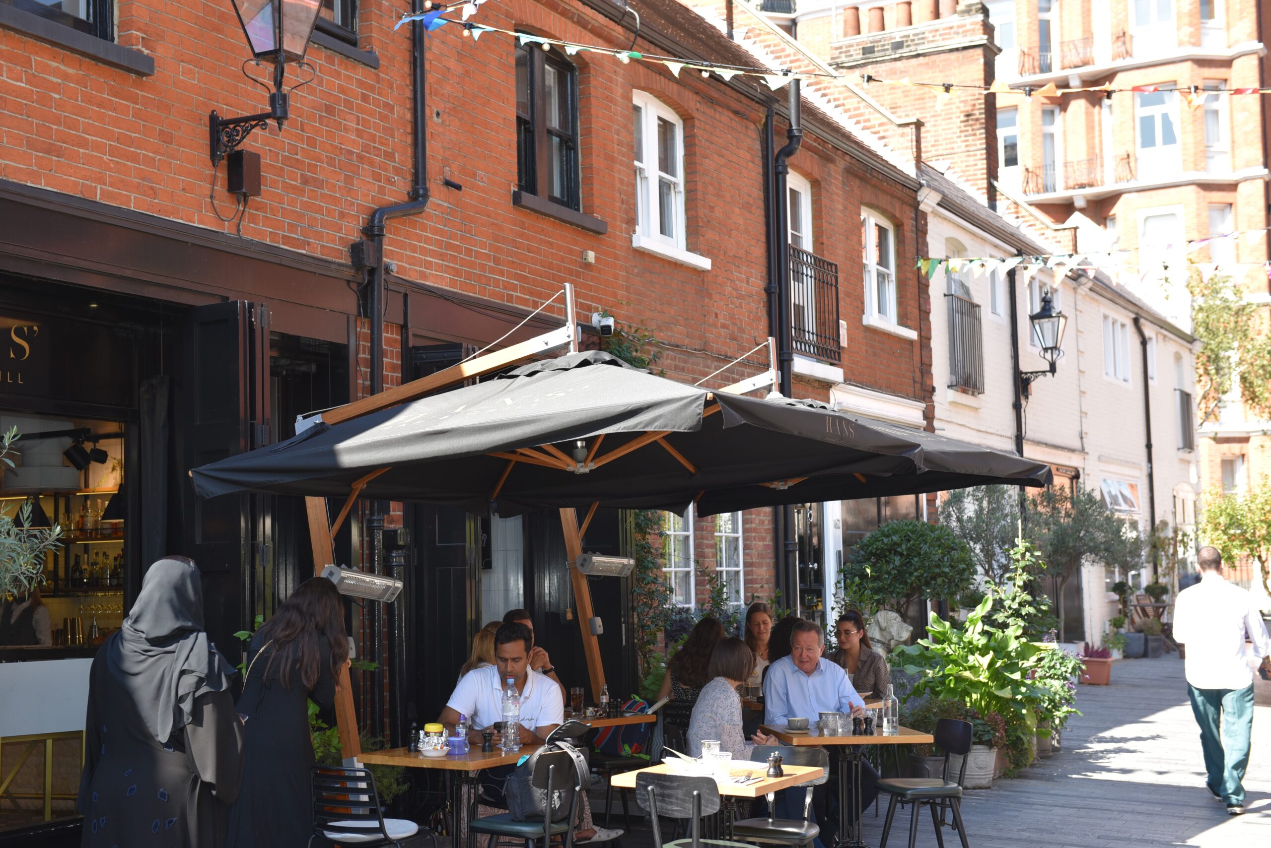 Sirocco Side Wind – Hans Bar and Grill - 4