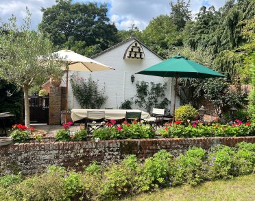 Bambrella-Sirocco-UK-Garden-Parasols
