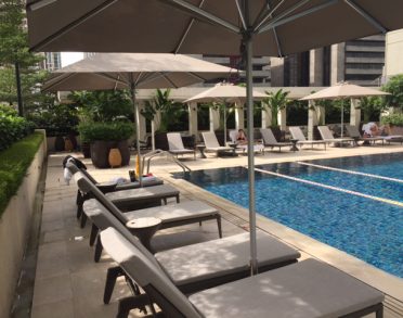 Shangri-La-Manila-poolside
